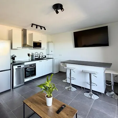 Confort Et Serenite A Toulon, Entre Et Plages Apartment *