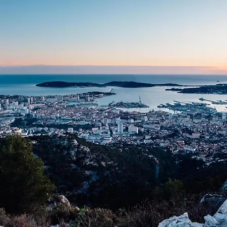 Confort Et Serenite A Toulon, Entre Et Plages Apartment